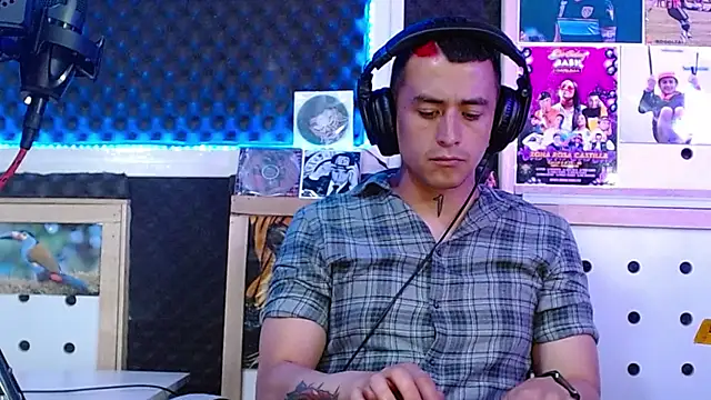 Snapshot of Darko0717 chatting on 23, 3, 2025 Darko0717 online show from 23, 3, 2025