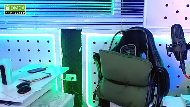 Snapshot of Darko0717 chatting on 21, 10, 2025 Darko0717 online show from 21, 10, 2025