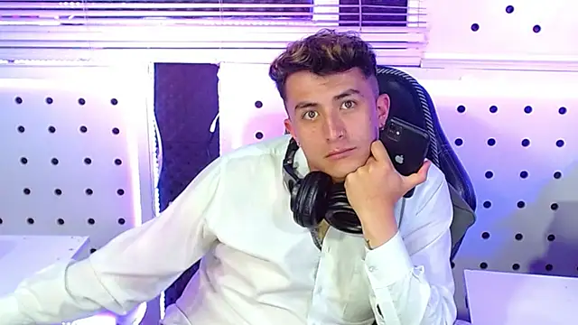 Snapshot of Darko0717 chatting on 8, 11, 2025 Darko0717 online show from 8, 11, 2025