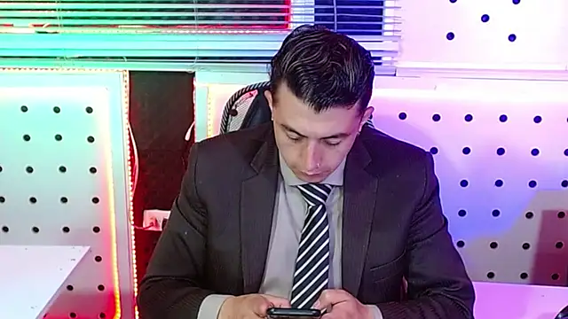 Snapshot of Darko0717 chatting on 17, 11, 2025 Darko0717 online show from 17, 11, 2025