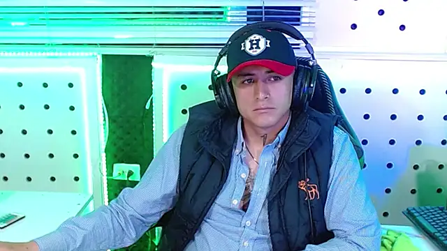 Snapshot of Darko0717 chatting on 23, 11, 2025 Darko0717 online show from 23, 11, 2025