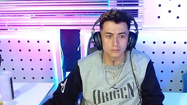 Snapshot of Darko0717 chatting on 29, 11, 2025 Darko0717 online show from 29, 11, 2025