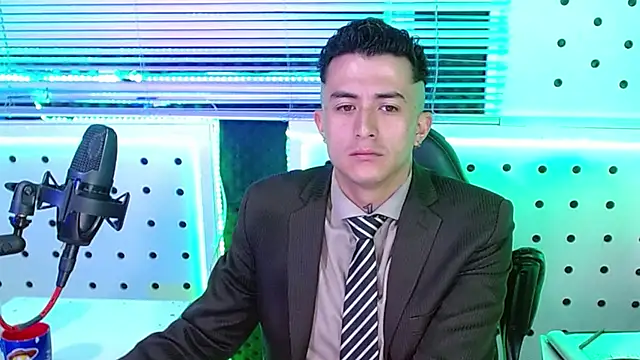 Snapshot of Darko0717 chatting on 15, 12, 2025 Darko0717 online show from 15, 12, 2025