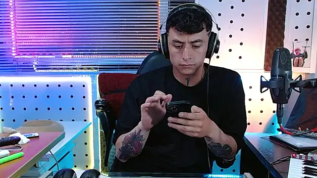 Snapshot of Darko0717 chatting on 5, 6, 2026 Darko0717 online show from 5, 6, 2026