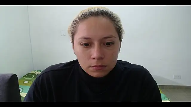 Snapshot of MommyMiaWs chatting on 4, 2, 2025 MommyMiaWs online show from 4, 2, 2025