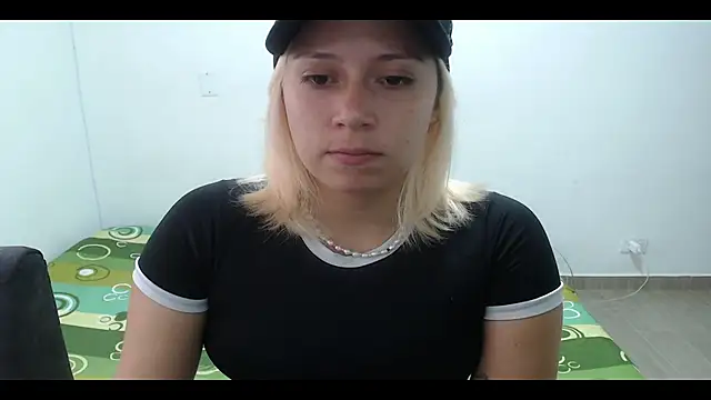 Snapshot of MommyMiaWs chatting on 9, 2, 2025 MommyMiaWs online show from 9, 2, 2025