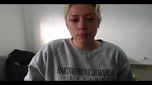 Snapshot of MommyMiaWs chatting on 15, 2, 2025 MommyMiaWs online show from 15, 2, 2025