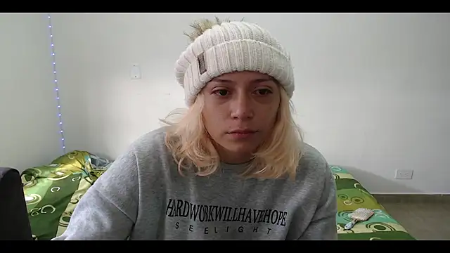 Snapshot of MommyMiaWs chatting on 22, 2, 2025 MommyMiaWs online show from 22, 2, 2025