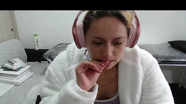 Snapshot of MommyMiaWs chatting on 18, 3, 2025 MommyMiaWs online show from 18, 3, 2025