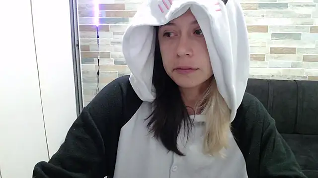 Snapshot of MommyMiaWs chatting on 24, 9, 2025 MommyMiaWs online show from 24, 9, 2025