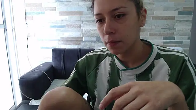 Snapshot of MommyMiaWs chatting on 1, 10, 2025 MommyMiaWs online show from 1, 10, 2025