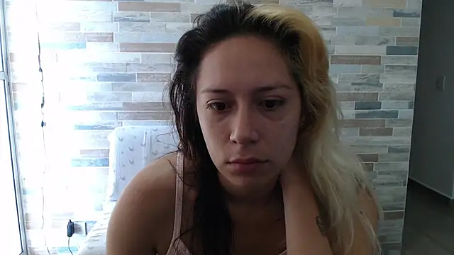 Snapshot of MommyMiaWs chatting on 9, 10, 2025 MommyMiaWs online show from 9, 10, 2025
