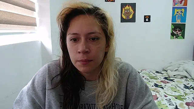 Snapshot of MommyMiaWs chatting on 13, 10, 2025 MommyMiaWs online show from 13, 10, 2025