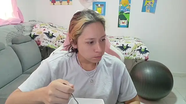 MommyMiaWs online show from 20, 4, 2026