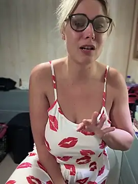 Leanymphoo online show from 3, 10, 2025