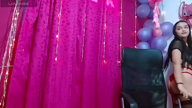 Snapshot of monica_little23 chatting on 2, 3, 2025 monica little23 online show from 2, 3, 2025