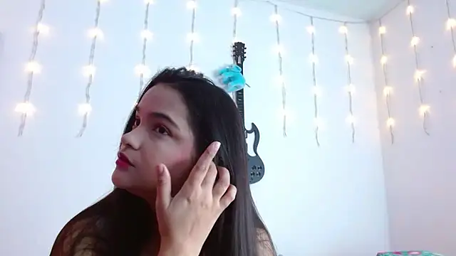 Snapshot of monica_little23 chatting on 8, 10, 2025 monica little23 online show from 8, 10, 2025