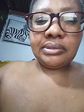 Snapshot of YELLOW_BONE chatting on 10, 6, 2026 YELLOW BONE online show from 10, 6, 2026