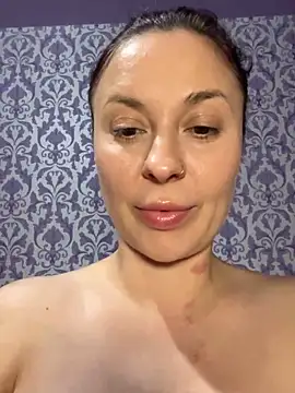 Kissmebooty online show from 20, 10, 2025