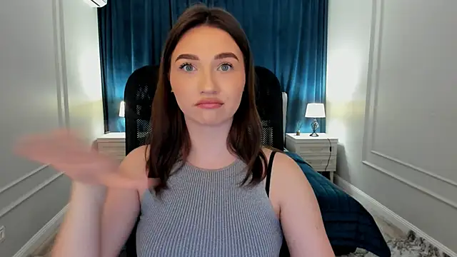 Snapshot of GracefulLook chatting on 15, 2, 2025 GracefulLook online show from 15, 2, 2025