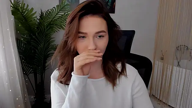 Snapshot of GracefulLook chatting on 28, 2, 2025 GracefulLook online show from 28, 2, 2025