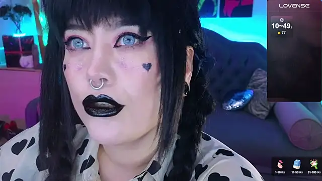 wickedxqueen online show from 10, 12, 2024