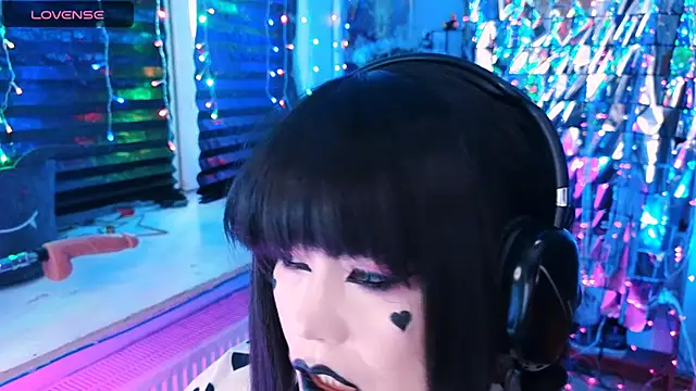 wickedxqueen online show from 20, 2, 2025