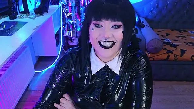 wickedxqueen online show from 14, 3, 2025