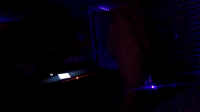 Snapshot of Fr4nk1eFFuxxx chatting on 15, 12, 2024 Fr4nk1eFFuxxx online show from 15, 12, 2024