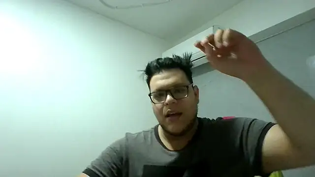 Snapshot of batman2433 chatting on 31, 10, 2025 batman2433 online show from 31, 10, 2025