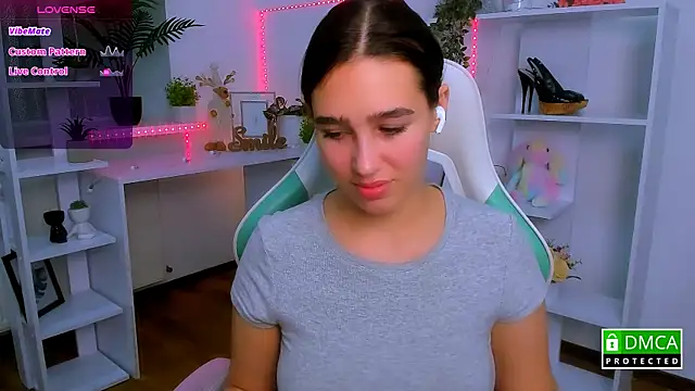  Eliizabeth  online show from 25, 11, 2025