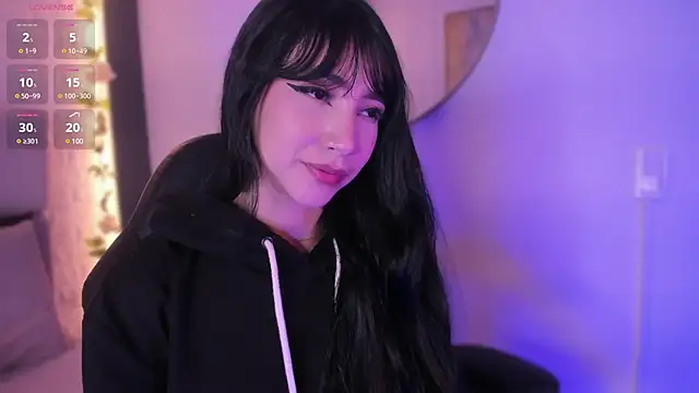 emma woods  online show from 15, 12, 2024