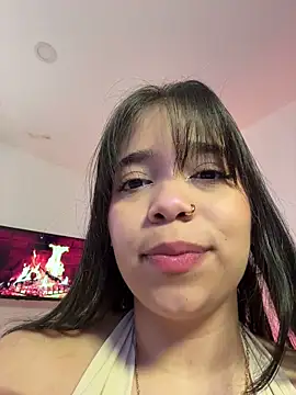 tati reyess online show from 7, 4, 2026