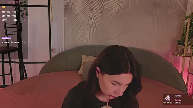 Marie Diaze online show from 4, 6, 2026