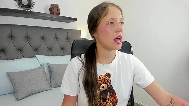 Snapshot of nataly_rodri chatting on 20, 10, 2025 nataly rodri online show from 20, 10, 2025