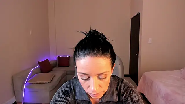 Kristen Garner online show from 1, 6, 2026