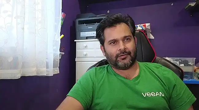 Snapshot of Sakhtlaundaz chatting on 2, 12, 2024 Sakhtlaundaz online show from 2, 12, 2024