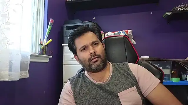 Snapshot of Sakhtlaundaz chatting on 13, 12, 2024 Sakhtlaundaz online show from 13, 12, 2024