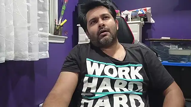 Snapshot of Sakhtlaundaz chatting on 2, 1, 2025 Sakhtlaundaz online show from 2, 1, 2025