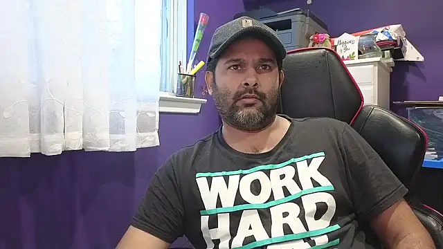 Snapshot of Sakhtlaundaz chatting on 5, 1, 2025 Sakhtlaundaz online show from 5, 1, 2025