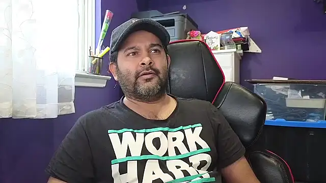 Snapshot of Sakhtlaundaz chatting on 6, 1, 2025 Sakhtlaundaz online show from 6, 1, 2025