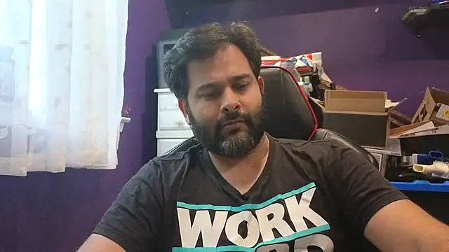 Snapshot of Sakhtlaundaz chatting on 10, 9, 2025 Sakhtlaundaz online show from 10, 9, 2025