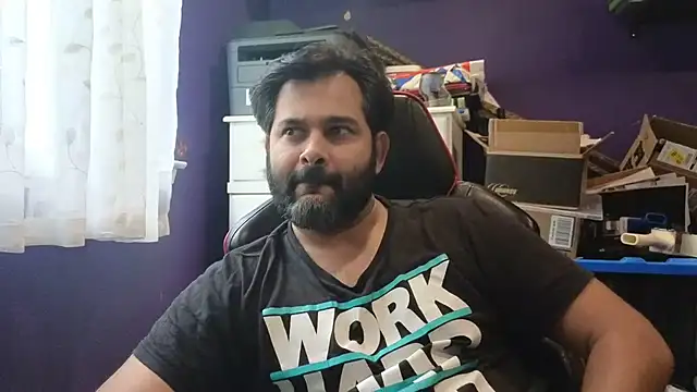 Snapshot of Sakhtlaundaz chatting on 12, 9, 2025 Sakhtlaundaz online show from 12, 9, 2025