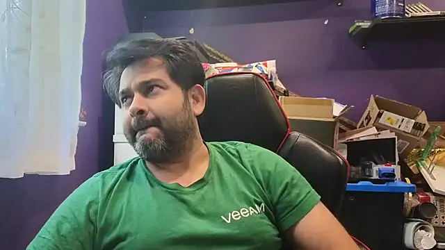 Snapshot of Sakhtlaundaz chatting on 2, 10, 2025 Sakhtlaundaz online show from 2, 10, 2025