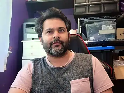 Snapshot of Sakhtlaundaz chatting on 10, 10, 2025 Sakhtlaundaz online show from 10, 10, 2025