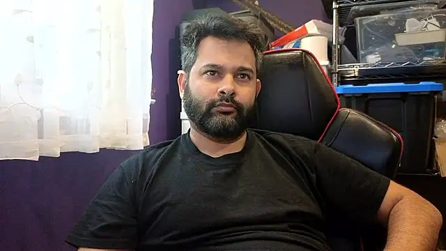 Snapshot of Sakhtlaundaz chatting on 29, 10, 2025 Sakhtlaundaz online show from 29, 10, 2025