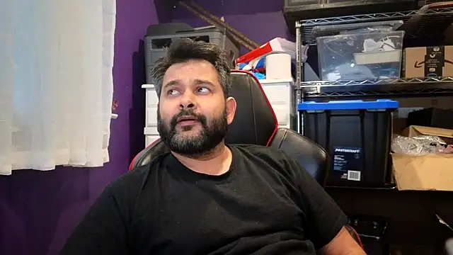 Snapshot of Sakhtlaundaz chatting on 30, 10, 2025 Sakhtlaundaz online show from 30, 10, 2025