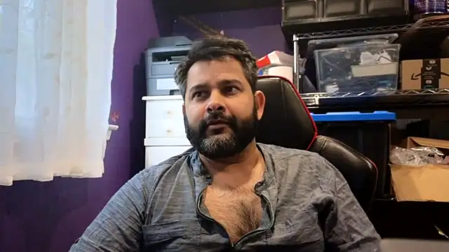 Snapshot of Sakhtlaundaz chatting on 3, 11, 2025 Sakhtlaundaz online show from 3, 11, 2025