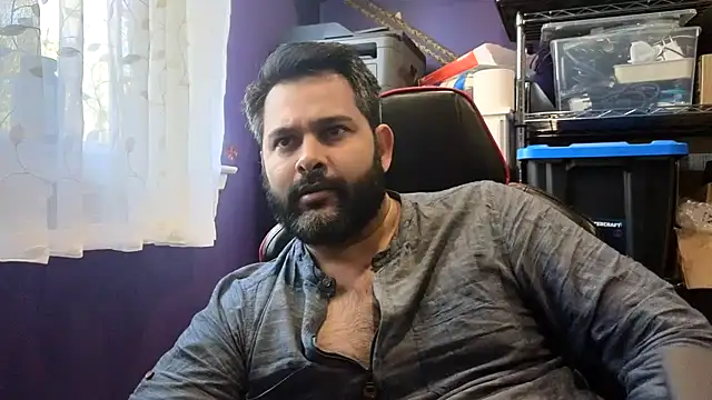 Snapshot of Sakhtlaundaz chatting on 4, 11, 2025 Sakhtlaundaz online show from 4, 11, 2025