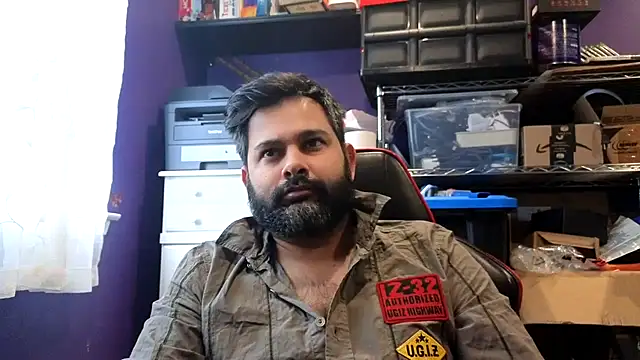 Snapshot of Sakhtlaundaz chatting on 12, 11, 2025 Sakhtlaundaz online show from 12, 11, 2025